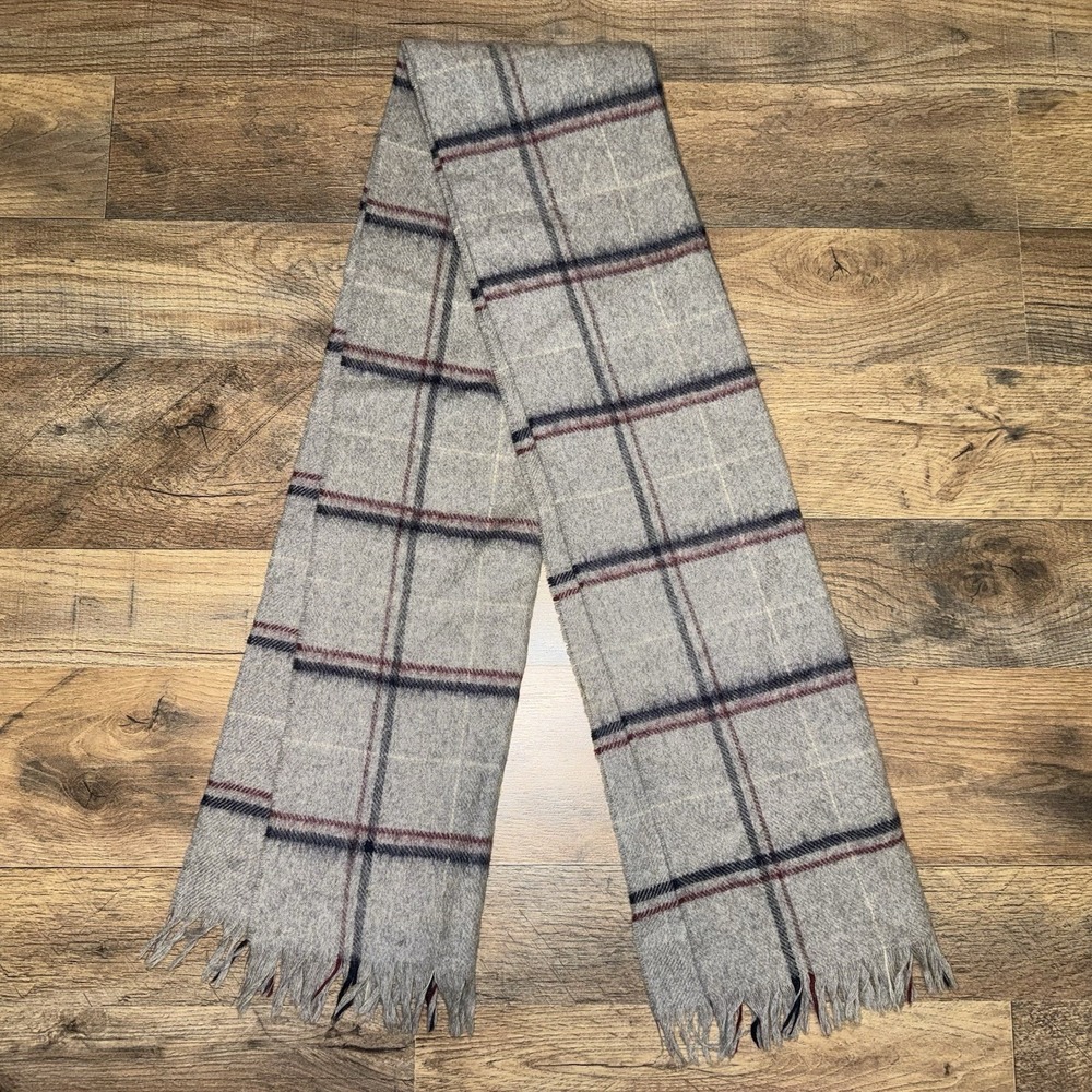 Vintage Scarf Grey Checkered 100% Pure Lambswool Made‎ in Uruguay